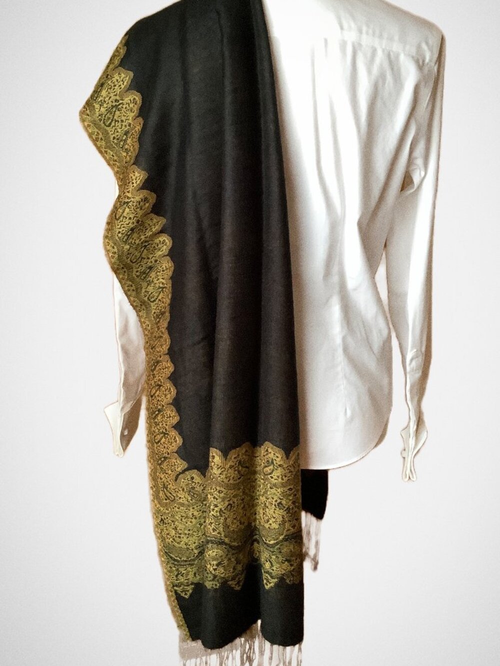 Black Cashmere Blend Paisley Fringe Shawl Wrap Scarf Gold Border OS